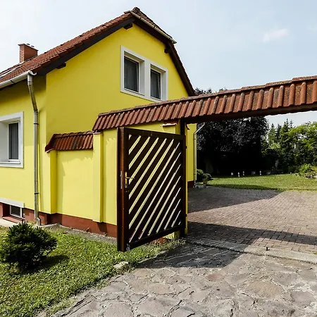 Burg Vendeghaz Bed & Breakfast